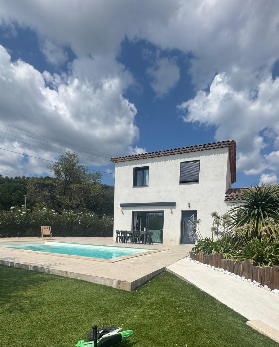 Villa neuve avec piscine près d'Aix-en-Provence